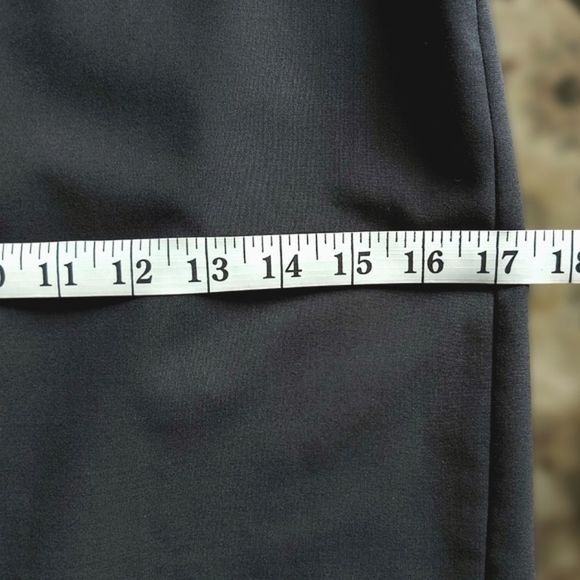 Banana Republic black above knee pencil skirt 0P (27" waist) - Picture 7 of 13